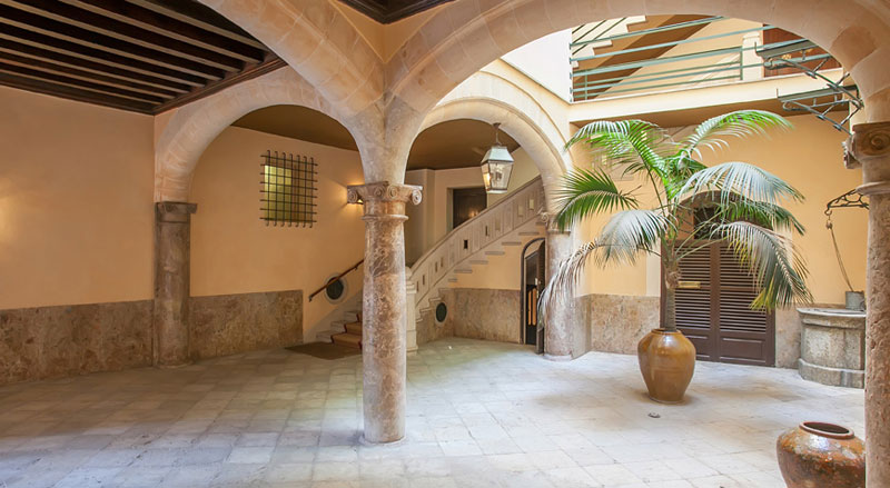 Patio fresco y señorial